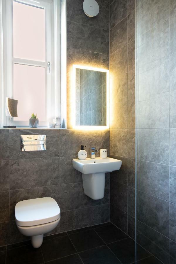 Holyrood Park City Centre Apartment إدنبرة المظهر الخارجي الصورة